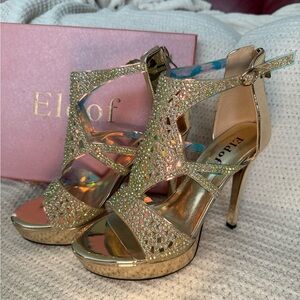 Sz 8 NWOT Gold Glitter Heels